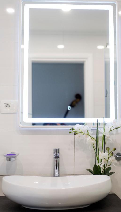 Apartment Mikas Stanici Bagian luar foto