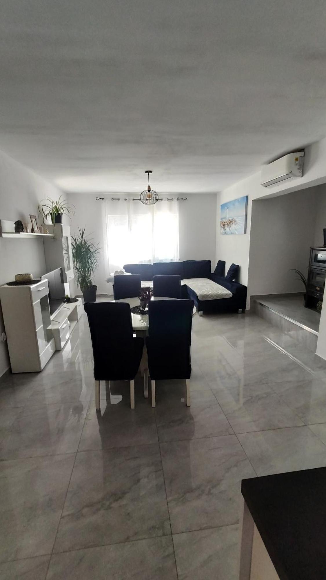 Apartment Mikas Stanici Bagian luar foto