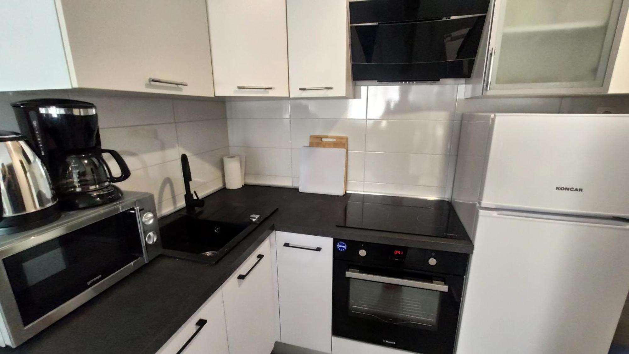 Apartment Mikas Stanici Bagian luar foto