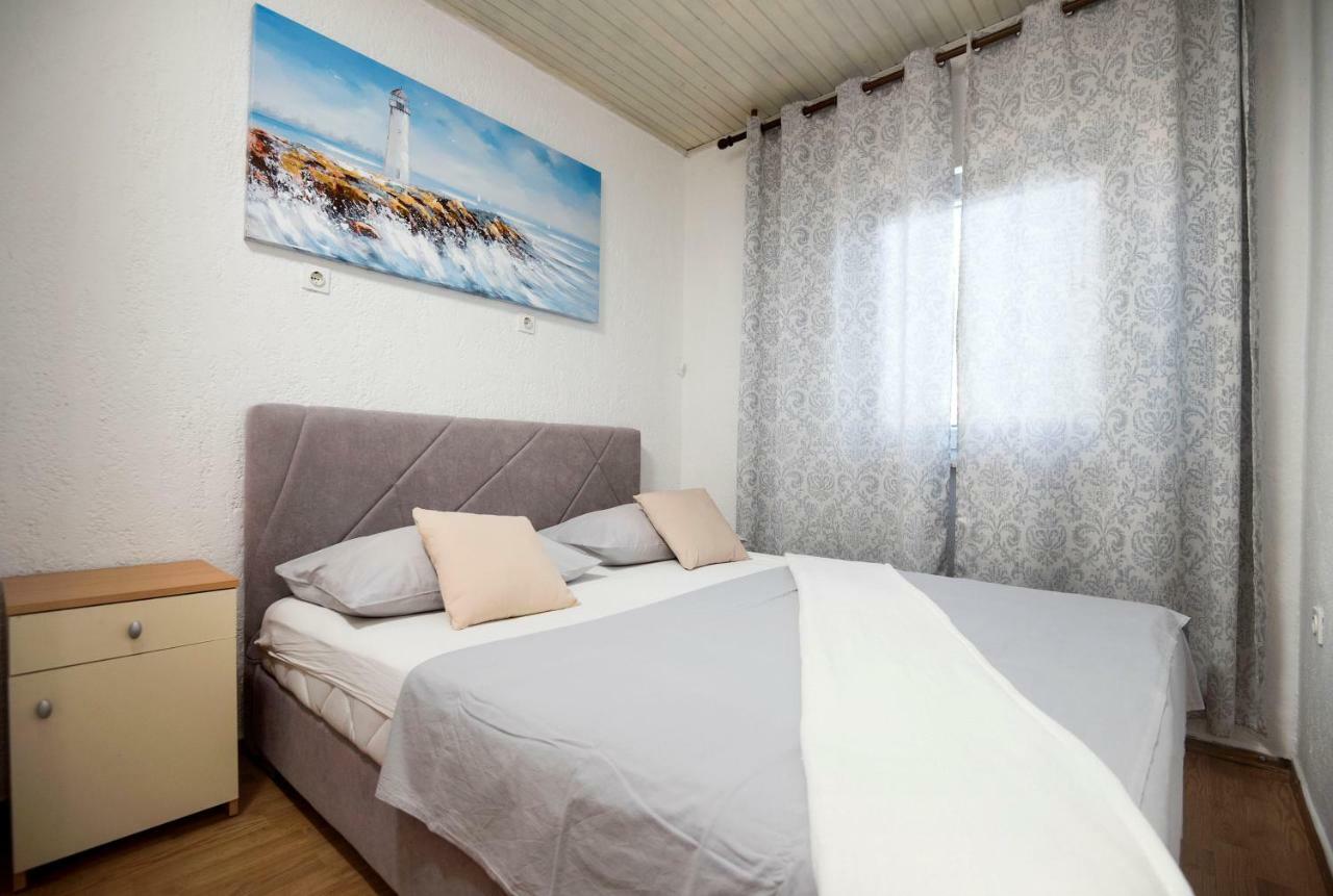 Apartment Mikas Stanici Bagian luar foto