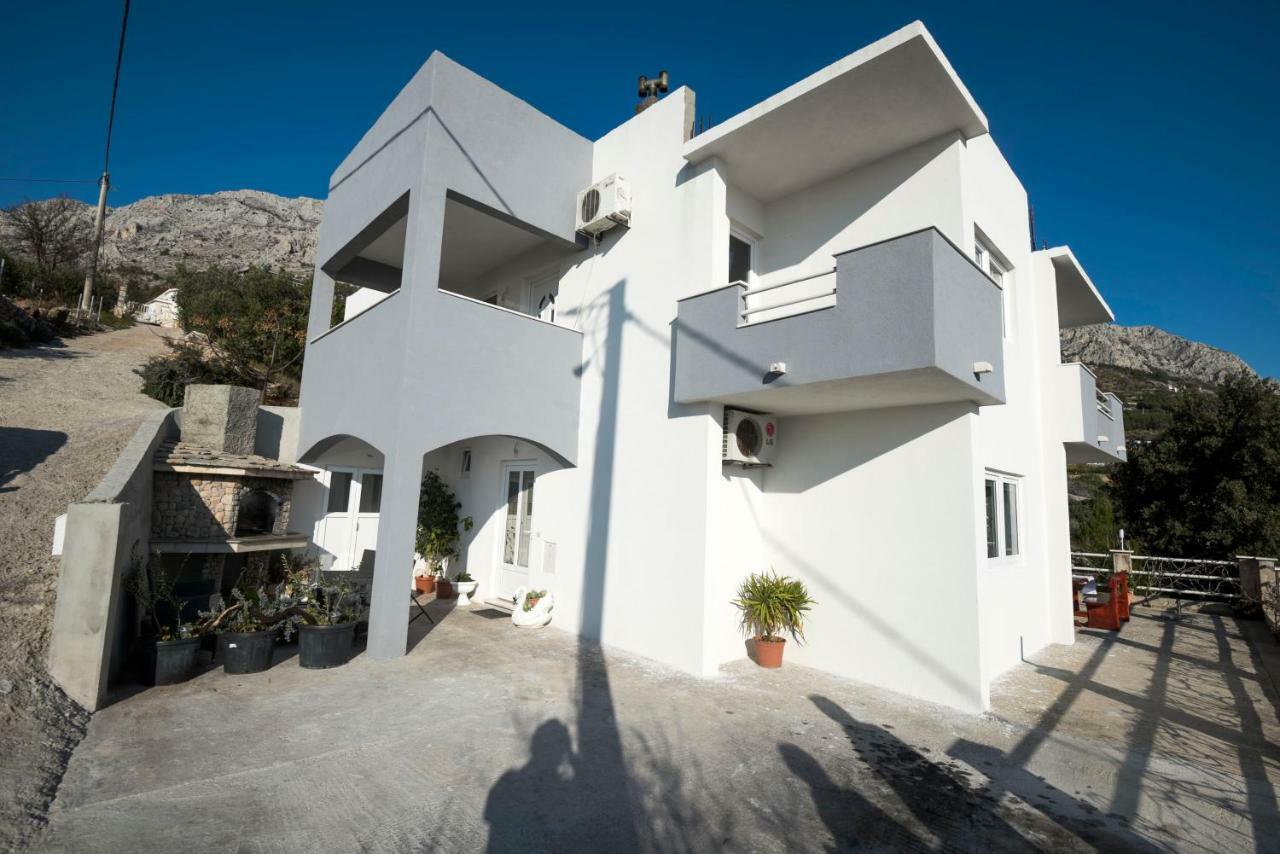 Apartment Mikas Stanici Bagian luar foto